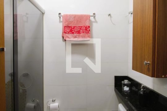 Banheiro da Suíte de casa de condomínio à venda com 3 quartos, 102m² em Vila Isolina Mazzei, São Paulo