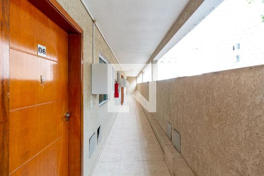 Corredor de apartamento para alugar com 1 quarto, 39m² em Penha de França, São Paulo