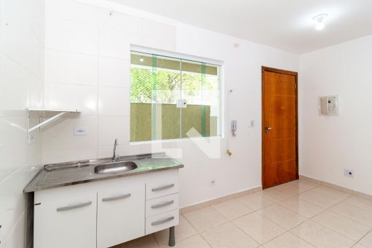 Cozinha de apartamento para alugar com 1 quarto, 39m² em Penha de França, São Paulo