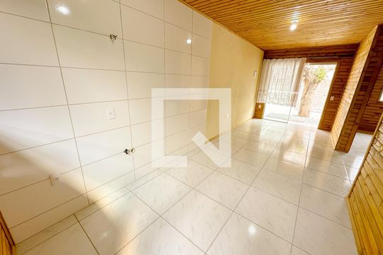 Cozinha de apartamento para alugar com 2 quartos, 50m² em São João do Rio Vermelho, Florianópolis