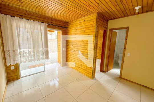Sala de apartamento para alugar com 2 quartos, 50m² em São João do Rio Vermelho, Florianópolis