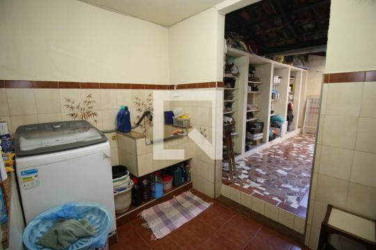 Área de Serviço e Lavanderia de casa à venda com 3 quartos, 420m² em Penha Circular, Rio de Janeiro