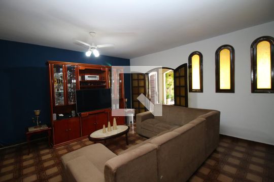 Sala de Estar de casa à venda com 3 quartos, 420m² em Penha Circular, Rio de Janeiro