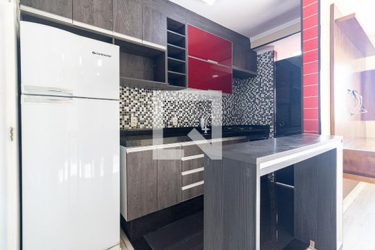 Cozinha de apartamento para alugar com 2 quartos, 49m² em Jardim Celeste, São Paulo