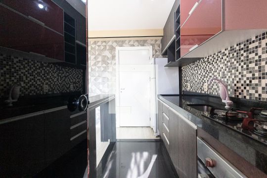 Cozinha de apartamento para alugar com 2 quartos, 49m² em Jardim Celeste, São Paulo