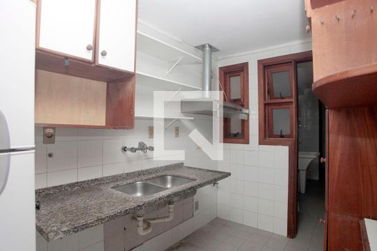 Cozinha de apartamento à venda com 2 quartos, 86m² em Bom Fim, Porto Alegre