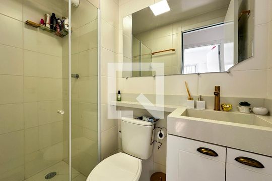 Banheiro de apartamento para alugar com 2 quartos, 33m² em Vila Socorro, São Paulo