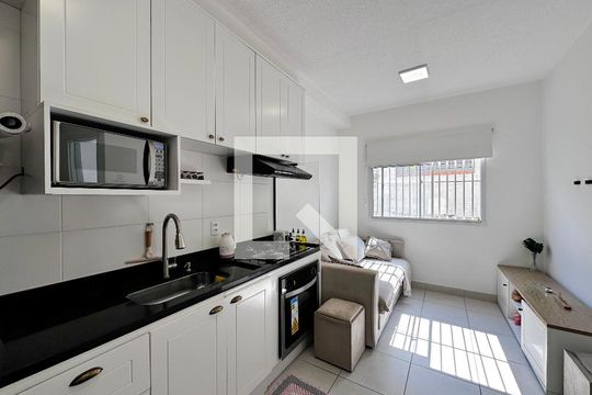 Cozinha de apartamento para alugar com 2 quartos, 33m² em Vila Socorro, São Paulo