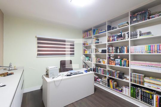 Escritório de casa à venda com 2 quartos, 200m² em Parada Xv de Novembro, São Paulo