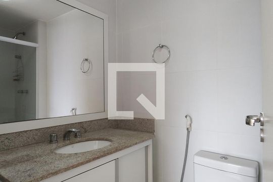 Banheiro da Suíte de apartamento para alugar com 2 quartos, 70m² em Jacarepaguá, Rio de Janeiro