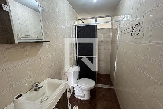 Banheiro 1 de apartamento à venda com 3 quartos, 70m² em Encantado, Rio de Janeiro