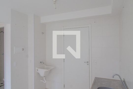 Cozinha de apartamento para alugar com 2 quartos, 33m² em Jardim Planalto, São Paulo