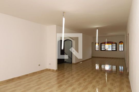 Sala de casa para alugar com 4 quartos, 270m² em Jardim Robru, São Paulo