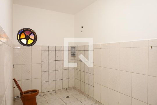 Banheiro 1 de casa para alugar com 4 quartos, 270m² em Jardim Robru, São Paulo