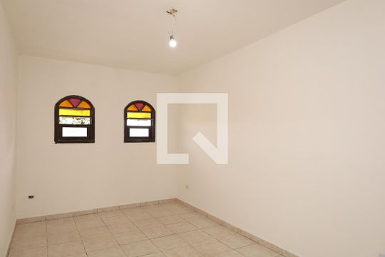 Sala de casa para alugar com 4 quartos, 270m² em Jardim Robru, São Paulo