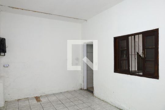 Quarto de Serviço de casa para alugar com 4 quartos, 270m² em Jardim Robru, São Paulo