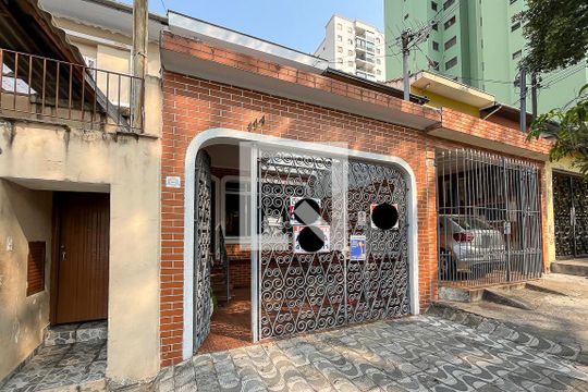 Fachada + plaquinha de casa para alugar com 2 quartos, 120m² em Rudge Ramos, São Bernardo do Campo