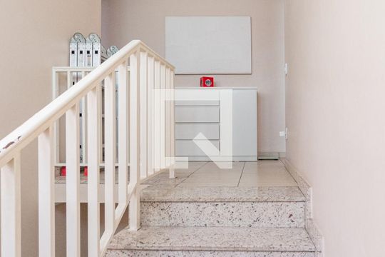 Corredor de casa à venda com 3 quartos, 131m² em Presidente Altino, Osasco
