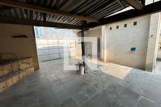 Garagem/quintal de casa para alugar com 2 quartos, 120m² em Quintino Bocaiúva, Rio de Janeiro