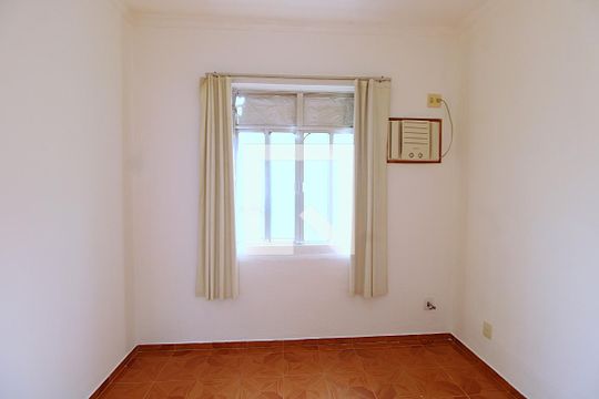 Quarto 2 de casa para alugar com 2 quartos, 120m² em Quintino Bocaiúva, Rio de Janeiro