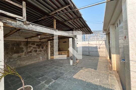 Garagem/quintal de casa para alugar com 2 quartos, 120m² em Quintino Bocaiúva, Rio de Janeiro