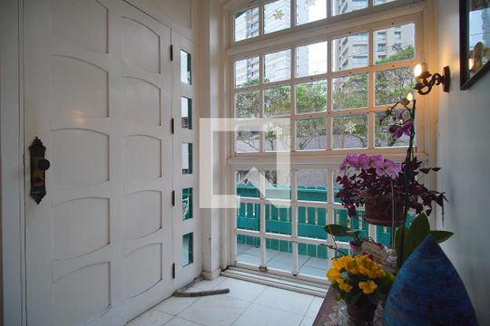 Hall de entrada de casa à venda com 5 quartos, 700m² em Centro, Novo Hamburgo