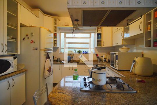 Cozinha de casa à venda com 5 quartos, 700m² em Centro, Novo Hamburgo