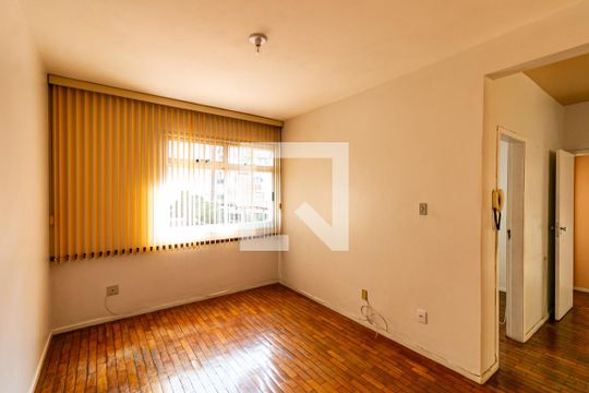 Apartamento para alugar com 3 quartos, 108m² em Cruzeiro, Belo Horizonte