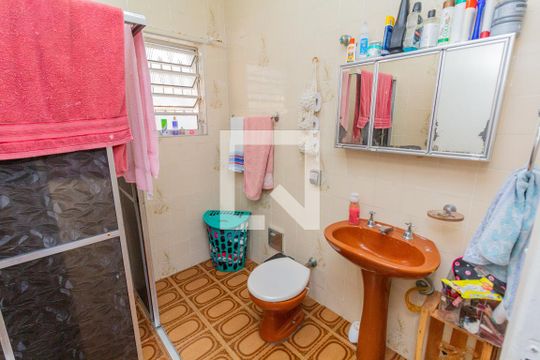 Banheiro de casa à venda com 2 quartos, 140m² em Vila Franci, São Paulo