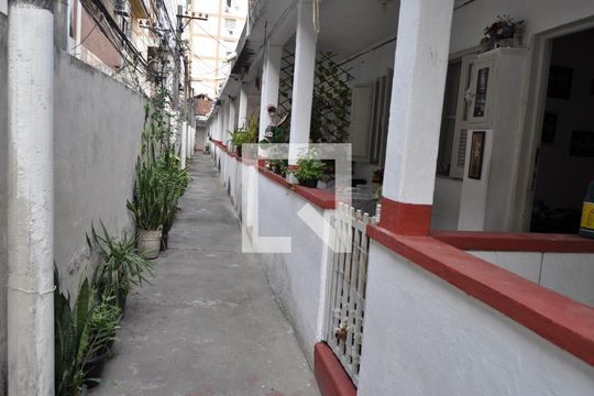 Área externa  de casa para alugar com 1 quarto, 40m² em Riachuelo, Rio de Janeiro