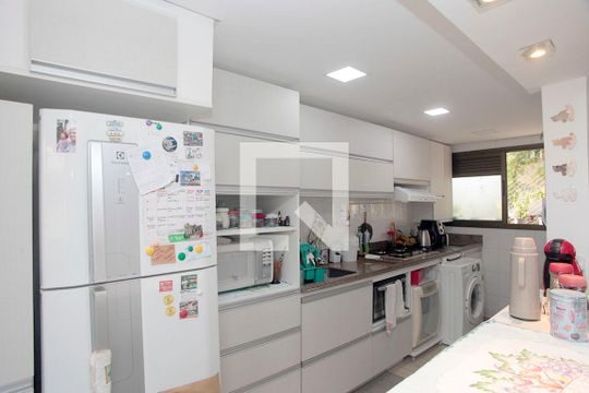 Cozinha + Área de Serviço de apartamento à venda com 3 quartos, 80m² em Rio Branco, Porto Alegre