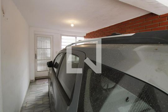 Garagem de casa para alugar com 4 quartos, 156m² em Chora Menino, São Paulo