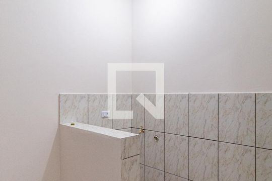 Studio de kitnet/studio para alugar com 1 quarto, 17m² em Vila Caldas, Carapicuíba