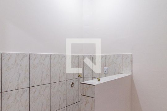 Studio de kitnet/studio para alugar com 1 quarto, 17m² em Vila Caldas, Carapicuíba