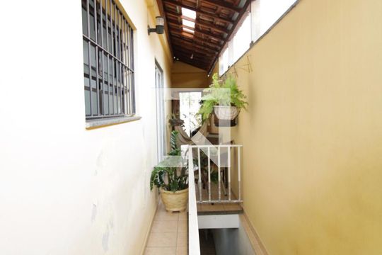 Quintal de casa à venda com 3 quartos, 178m² em Vila Gustavo, São Paulo