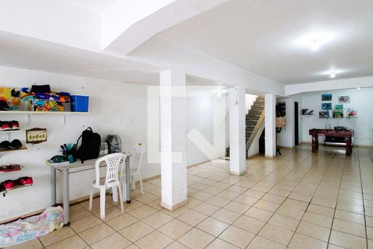 Garagem de casa à venda com 3 quartos, 178m² em Vila Gustavo, São Paulo