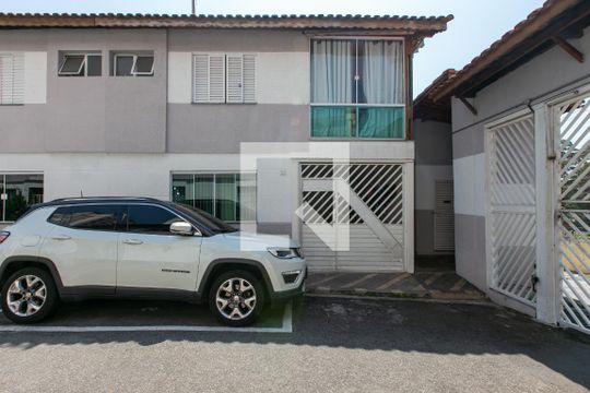 Fachada da Casa  de casa de condomínio para alugar com 3 quartos, 109m² em Vila Carmosina, São Paulo