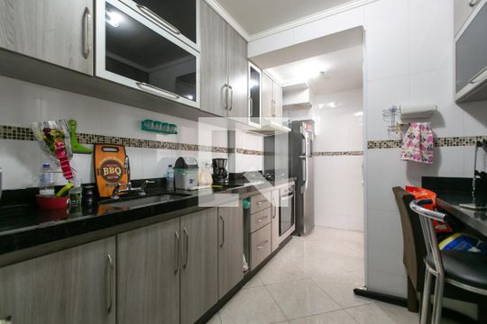 Cozinha - Armários de casa de condomínio para alugar com 3 quartos, 109m² em Vila Carmosina, São Paulo