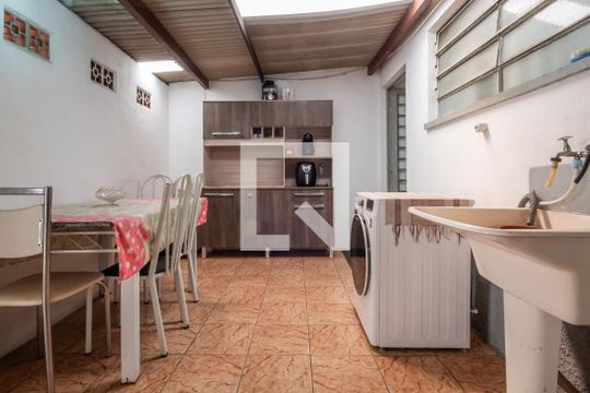 Área Externa e de Serviço de casa para alugar com 2 quartos, 150m² em Cidade das Flores, Osasco