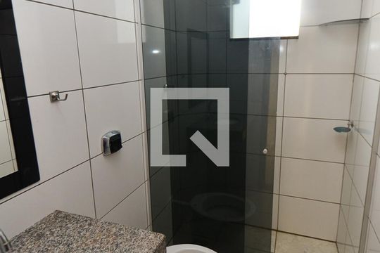 Banheiro social de apartamento para alugar com 2 quartos, 56m² em Vera Cruz, Belo Horizonte