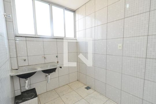 Area serviço de apartamento para alugar com 2 quartos, 56m² em Vera Cruz, Belo Horizonte