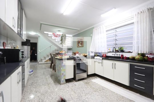 Cozinha de casa à venda com 4 quartos, 350m² em Chácara Mafalda, São Paulo