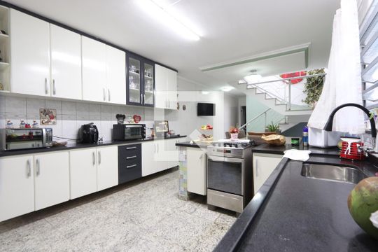 Cozinha de casa à venda com 4 quartos, 350m² em Chácara Mafalda, São Paulo