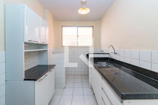 Cozinha de apartamento para alugar com 3 quartos, 75m² em Jardim América, Belo Horizonte