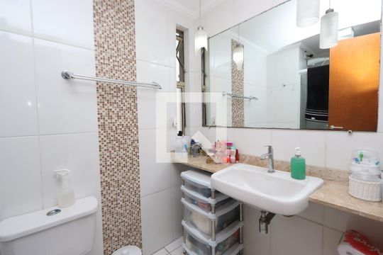 Banheiro de apartamento à venda com 3 quartos, 70m² em Vila Graciosa, São Paulo