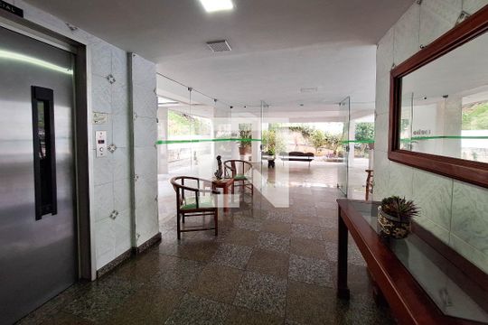 Fachada e portaria de apartamento à venda com 2 quartos, 78m² em Fonseca, Niterói