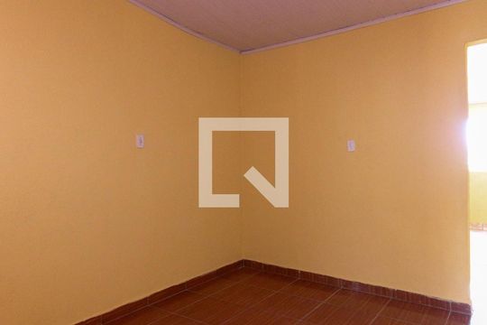 Sala de casa à venda com 8 quartos, 120m² em Vila Iguaçu, São Paulo