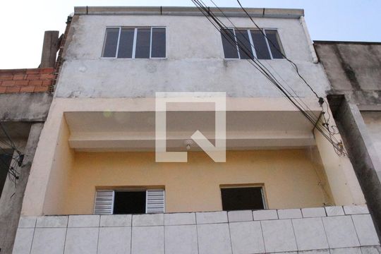 Fachada de casa à venda com 8 quartos, 120m² em Vila Iguaçu, São Paulo