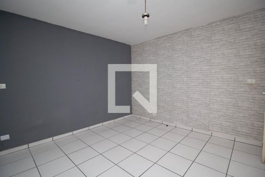Quarto 1 de casa para alugar com 2 quartos, 90m² em Vila Iório, São Paulo