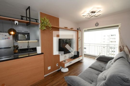 Apartamento à venda com 2 quartos, 61m² em Vila Isa, São Paulo